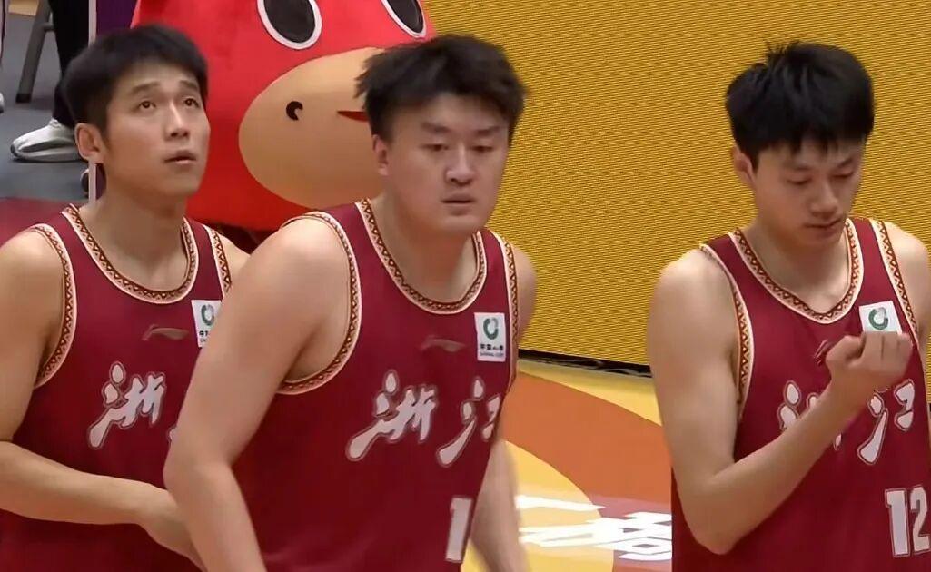 世俱杯投注-浙江男篮完胜广州，吴前11+5三外援爆发，徐昕13分6封盖