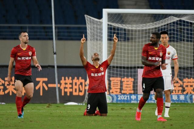 世俱杯参赛资格-回顾亚泰第一阶段“火力点”：儒尼奥尔3次梅开二度